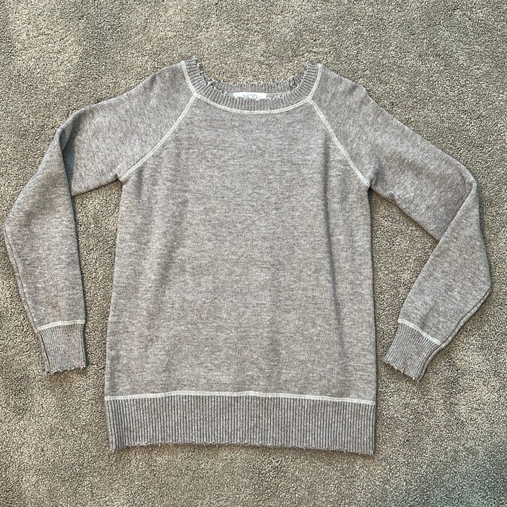 MOD on Trend distressed edge gray sweater